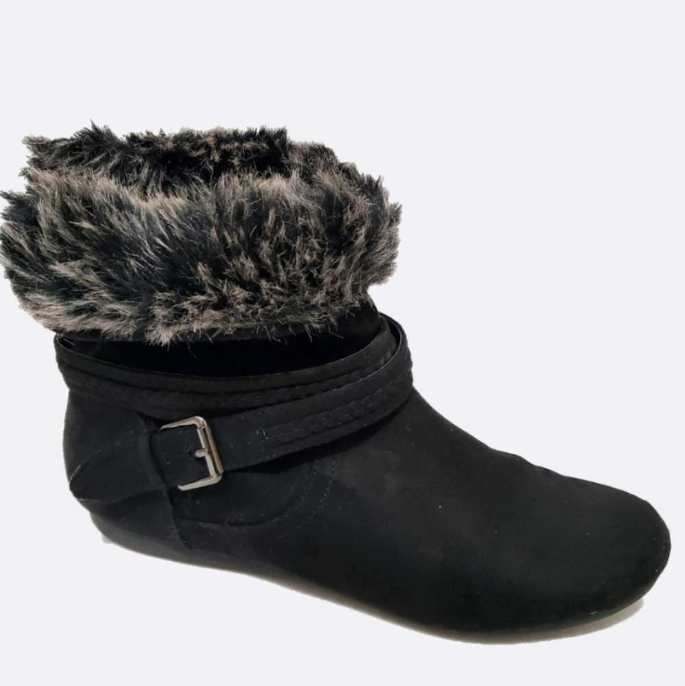 Report Eathan Black Ankle Faux Fur Booties Size 8